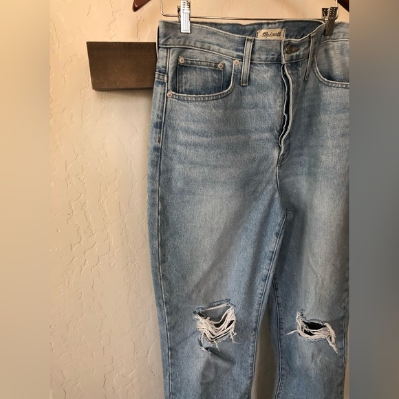 Madewell|Classic straight Jean in distressed style, light wash & high waisted••• - Picture 5 of 16